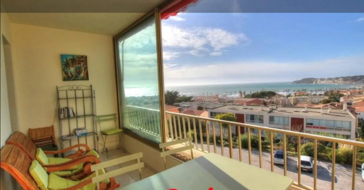 Apartment Ferienwohnung Charming Studio With Terrace And 180 Sea View Six-Fours-les-Plages Frankreich