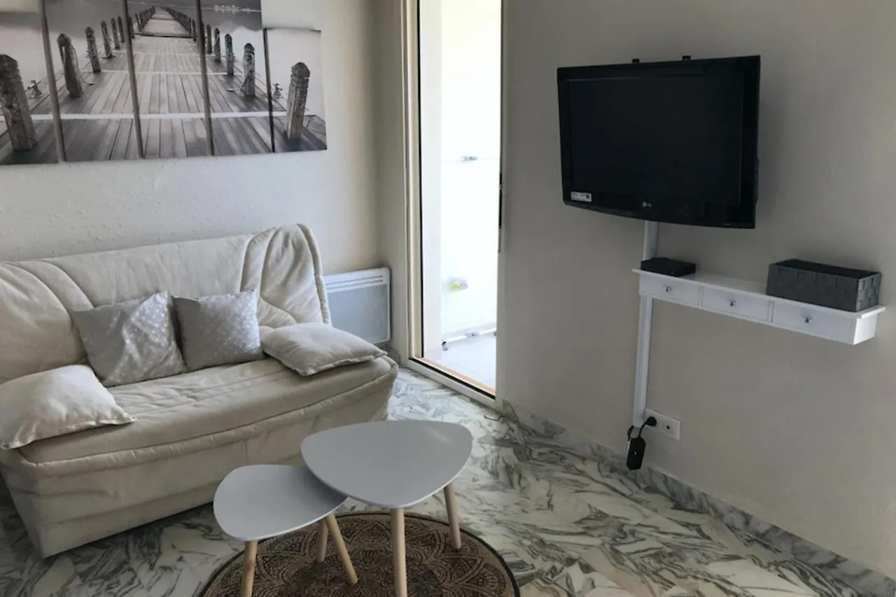 Charming Studio With Terrace And 180 Sea View Six-Fours-les-Plages